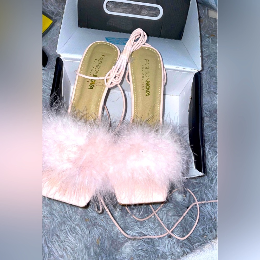 Fashion nova heels size 8 light pink